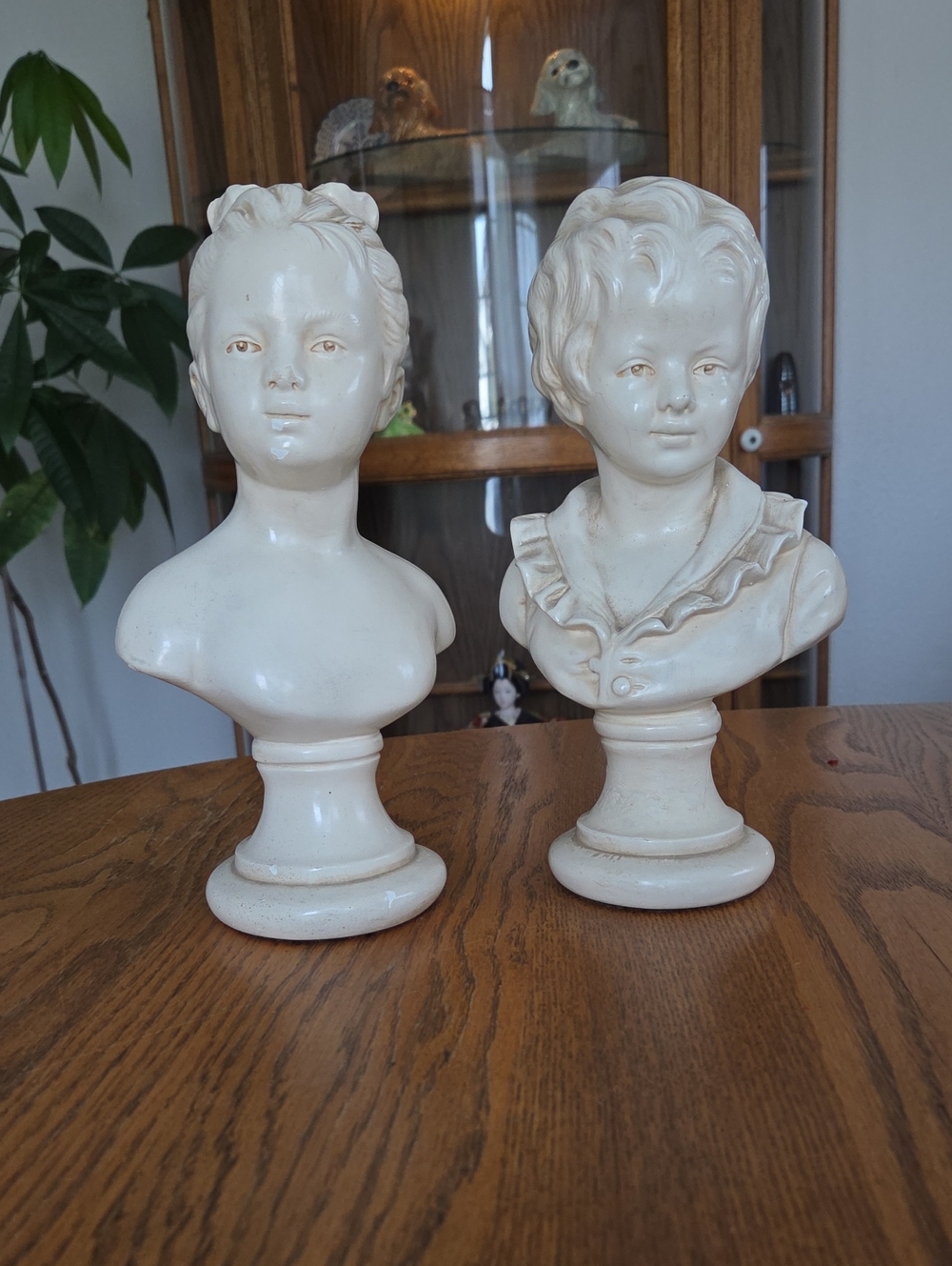 Alexander Backer 10 "Pair of Cream Ceramic Bust Statues - Decorative Sculptures